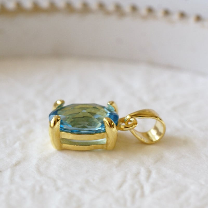 海外ブランド？k18ブルートパーズ＆サファイアのペントップ　クリッカー 海外ブランド？k18ブルートパーズ＆サファイアのペントップ クリッカー