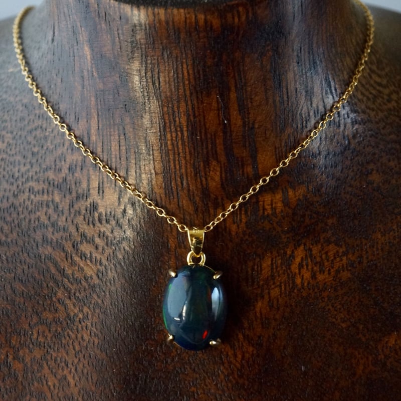 美品ハリックアHariqua 18Kブラックオパールチャームペンダントトップ