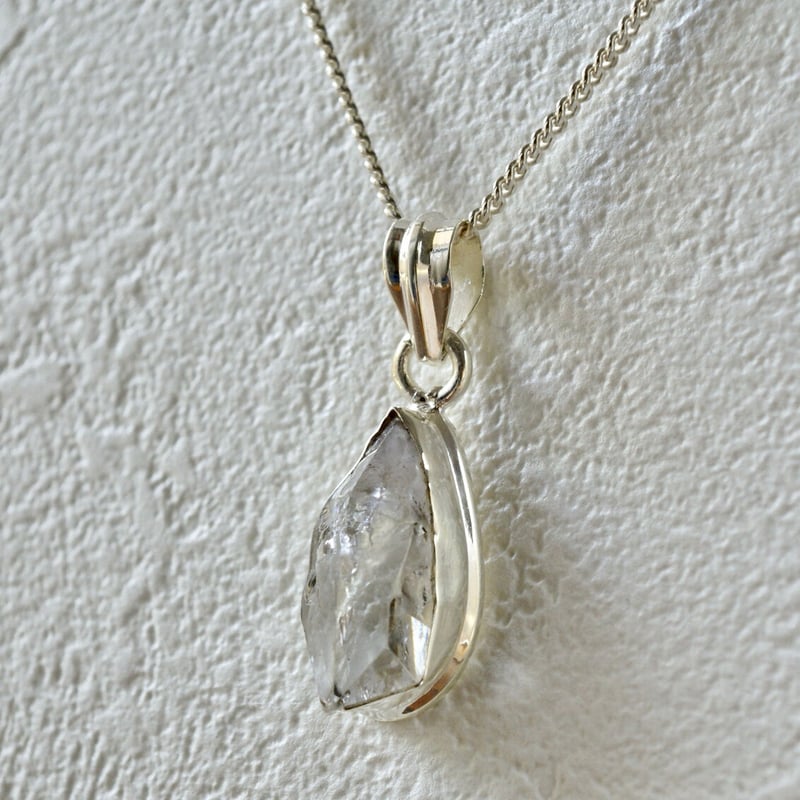 ハーキマーダイヤモンド（水晶） ラフカット ペンダントトップ