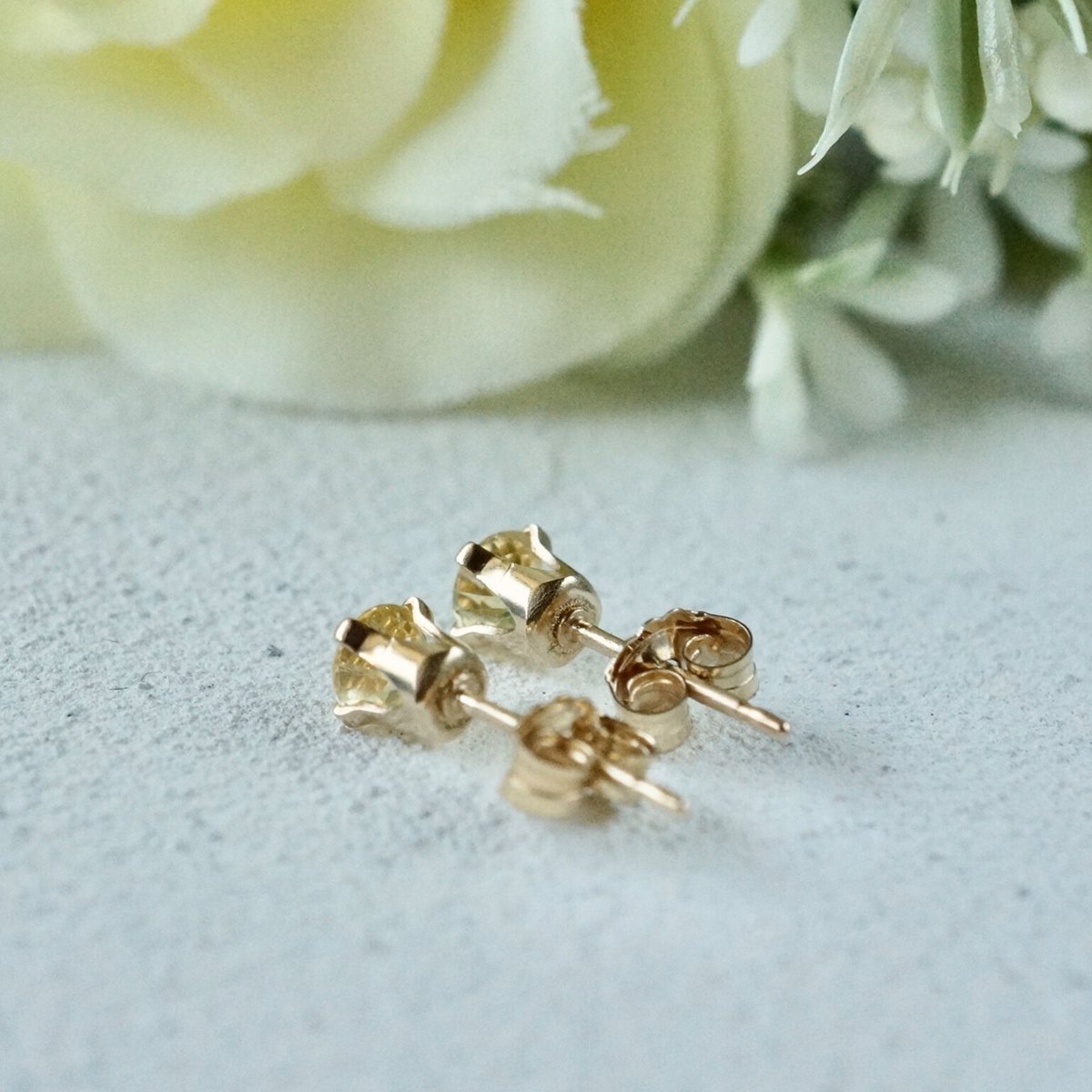 アンティークサフィレットビーズの14Kゴールドフィルドピアス Handmade】イエローサファイア スタッドピアス 14kゴールド