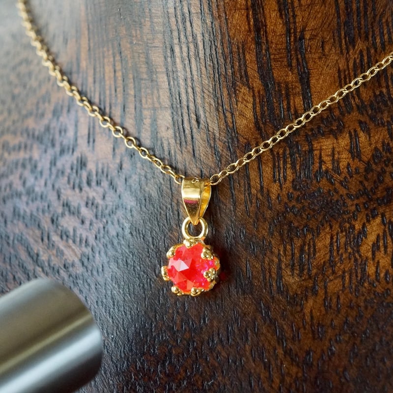Handmade】合成ルビー ローズカット クラウンモチーフ ペンダント