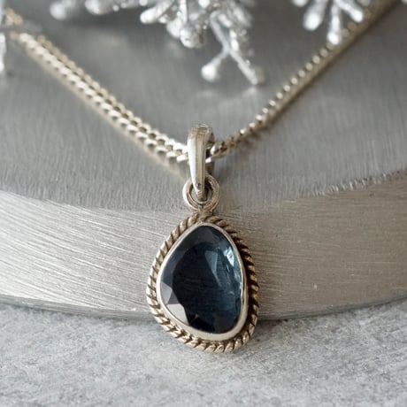 ロンドンブルートパーズ | STORES