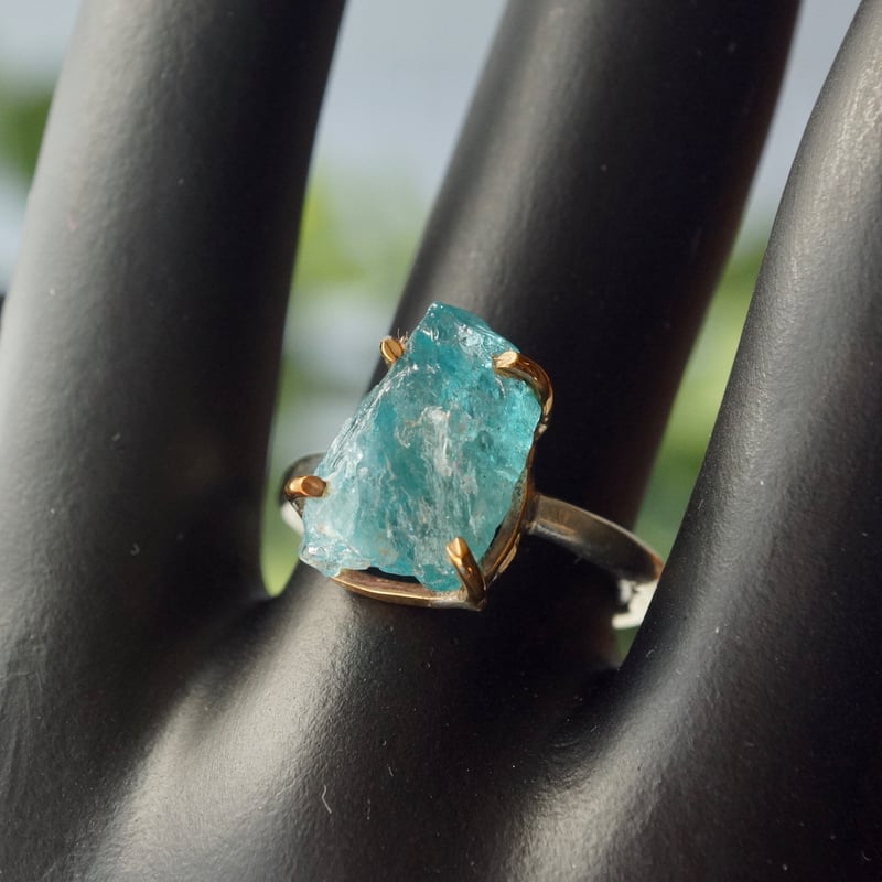ブルー アパタイト ラフカット（原石）リング 14kゴールドプレーテッド