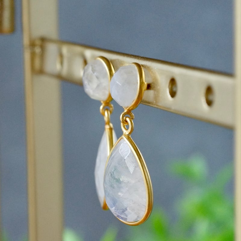 レインボームーンストーン　ピアス　18kgp シルバー925 （sv-80-1） レインボームーンストーン 揺れるピアス 18kゴールドプレー