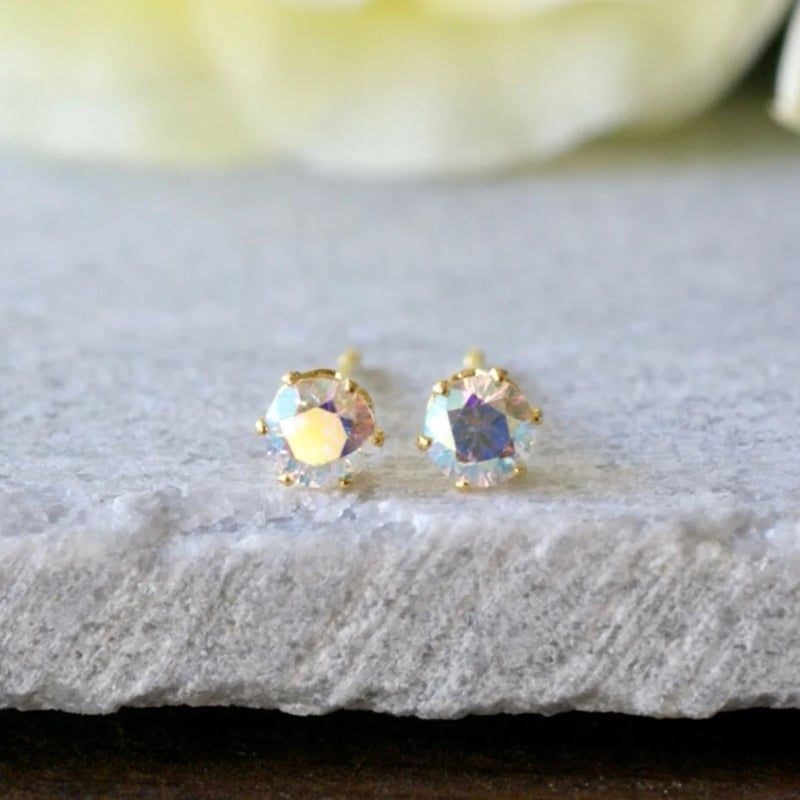Handmade】キュービックジルコニアAB（オーロラ） スタッドピアス