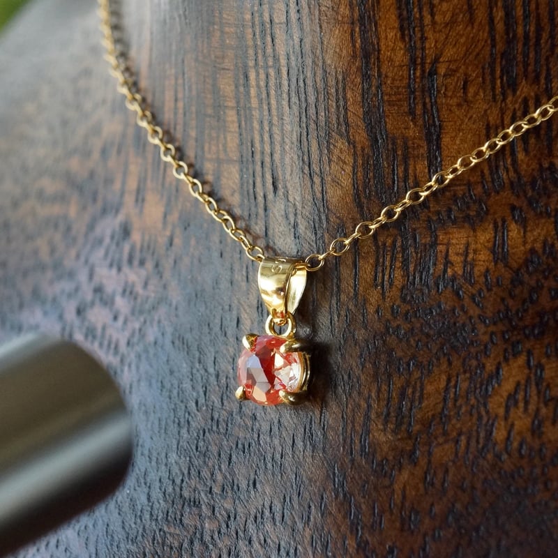 Handmade】合成グリーンスピネル ローズカット ペンダントトップ Handmade】合成グリーンスピネル ローズカット ペンダントトップ