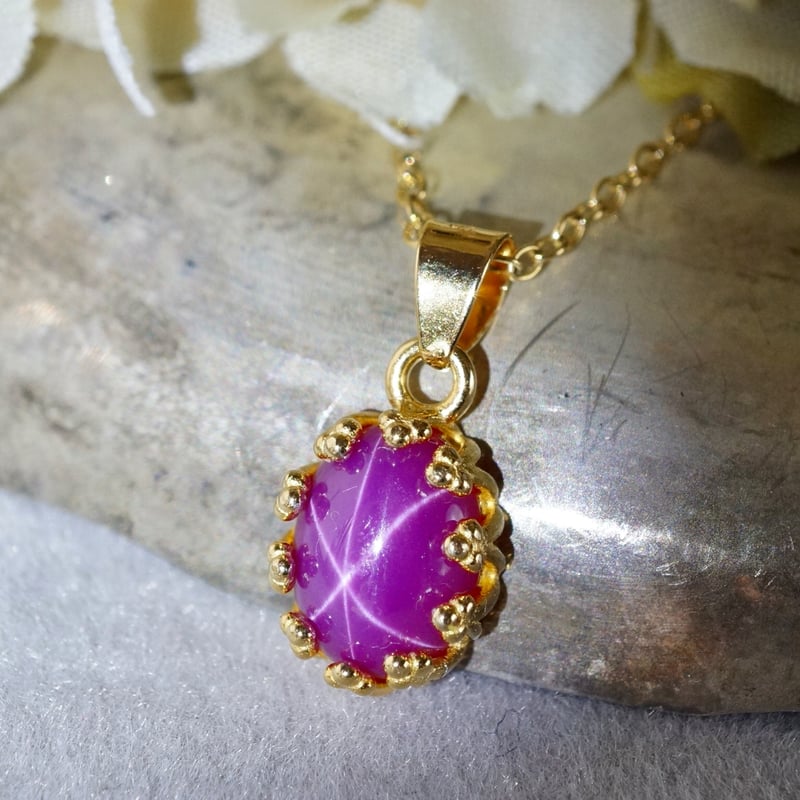 Handmade】合成スタールビー クラウンモチーフ ペンダントトップ 18k