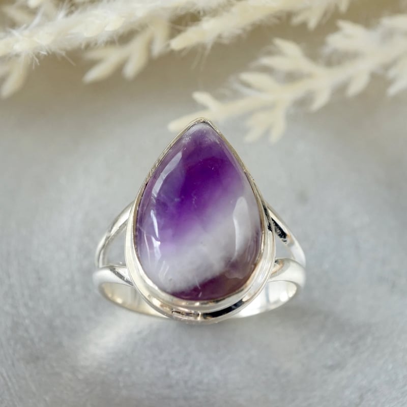 シェブロンアメジスト ペアーシェイプリング シルバー925 約15号（sv