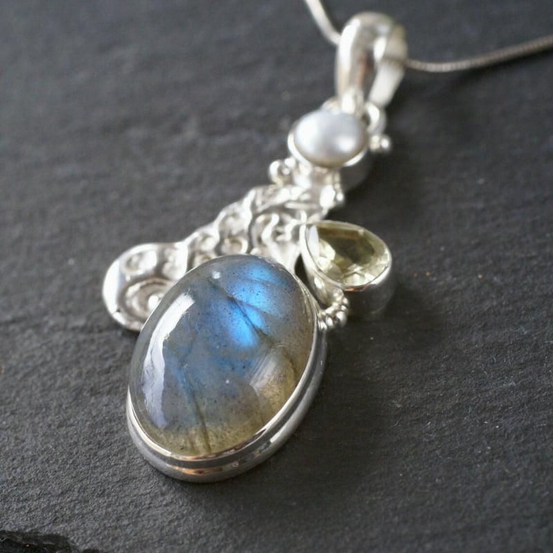 ラブラドライト/シトリン タツノオトシゴ ペンダントトップ シルバー