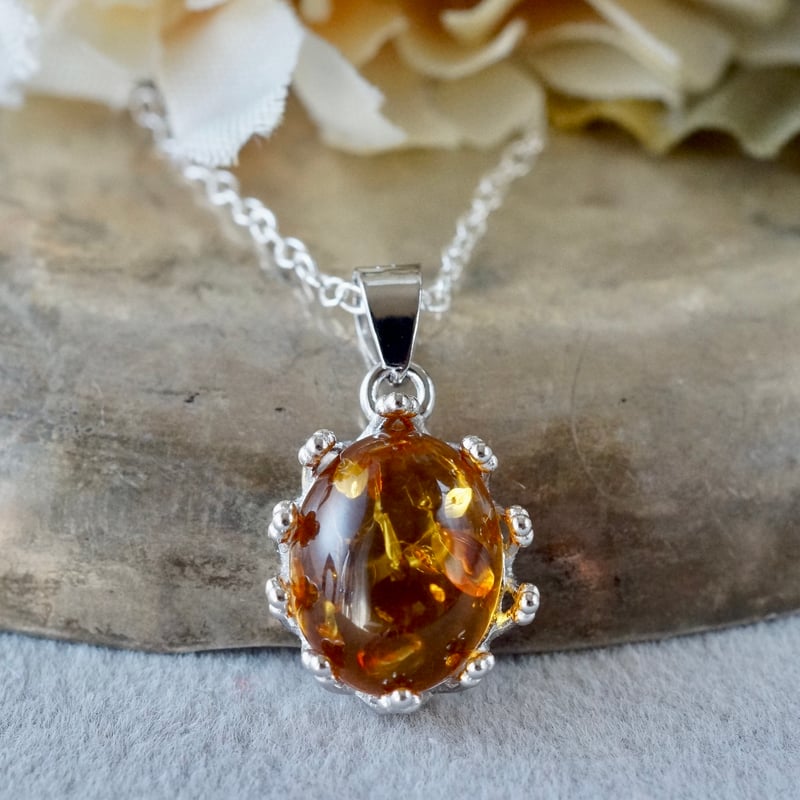 受注制作】アンバー（琥珀）クラウンモチーフ ペンダントトップ