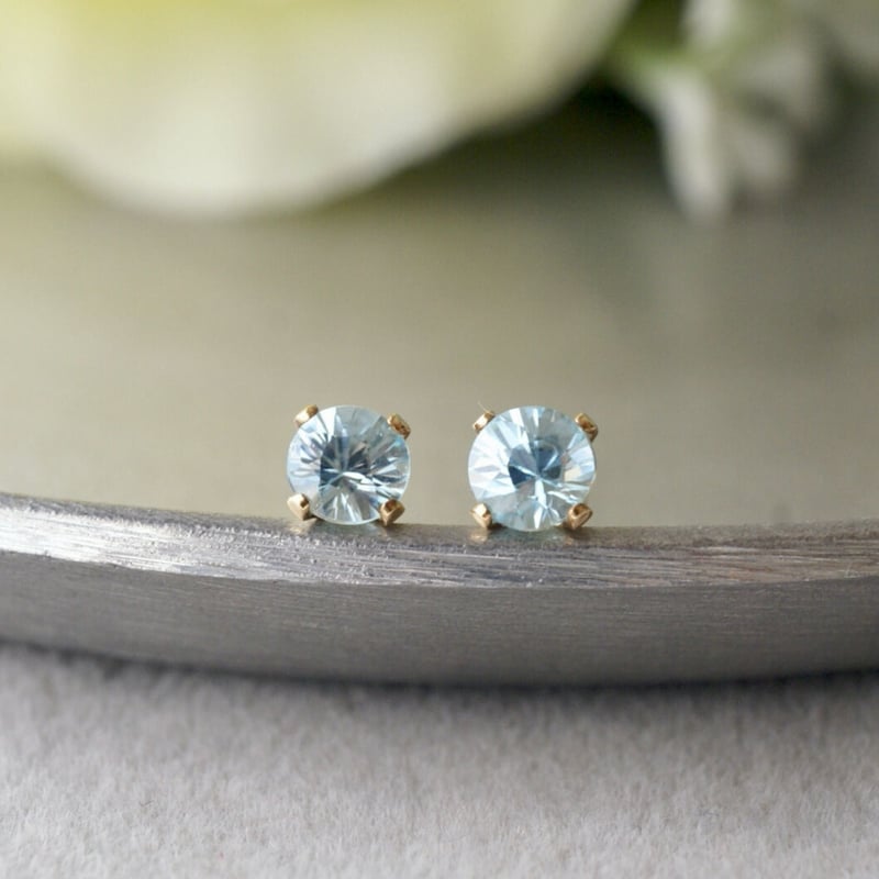 Handmade】ブルージルコン スタッドピアス 14kゴールドフィルド製 4mm