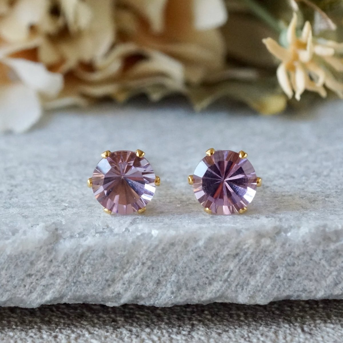 maumaumau14kgfピンクアメジストコンケーブカットピアス 14kgf/アメジスト・ロゼッタコンケーブカットピアス ピアス（フック