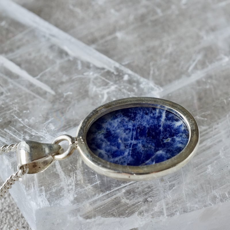 ソーダライト オーバルシェイプ ペンダントトップ シルバー925（sv-771