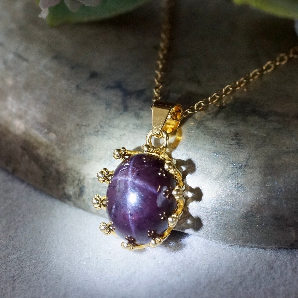 貴重　ヴィンテージ　ガーネット　ペンダントトップ　SILVER刻印 受注制作】スターガーネット クラウンモチーフ ペンダントトップ