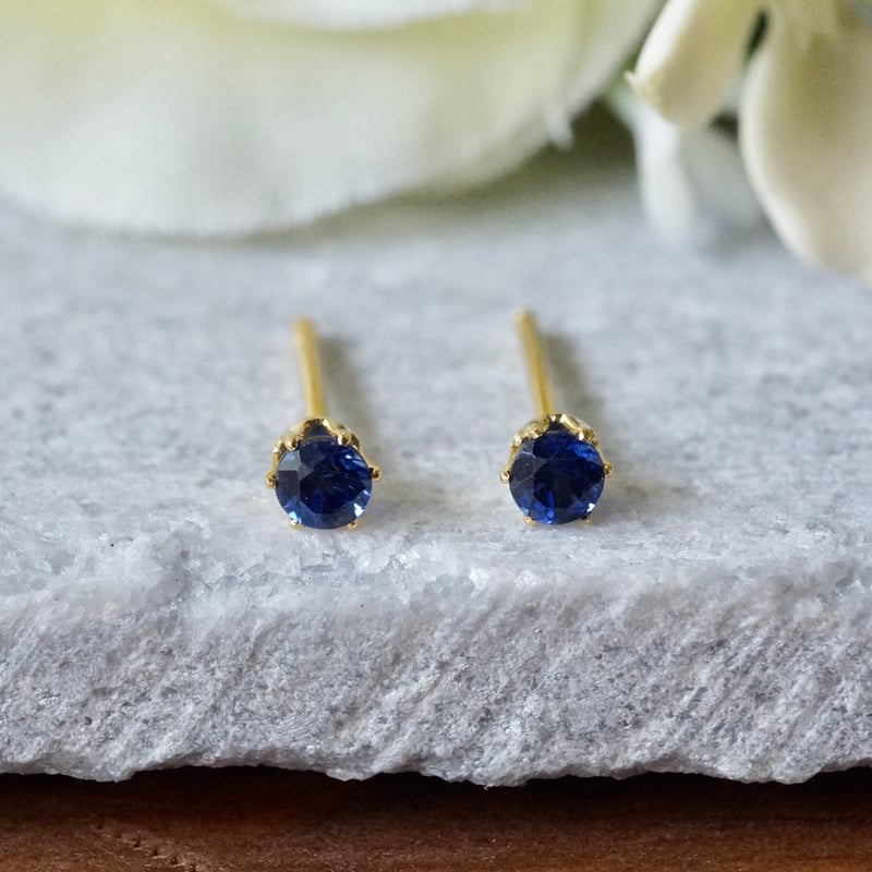 お*ん様 ブルーサファイアとダイヤのピアス　花形スタッドピアス 43-8009_3.jpg?v=1664866264&