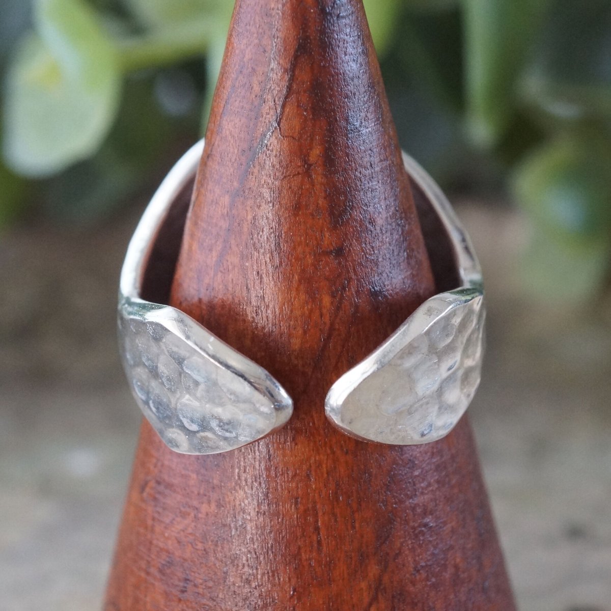 ブルーシラー ラブラドライト オーバルシェイプリング シルバー925