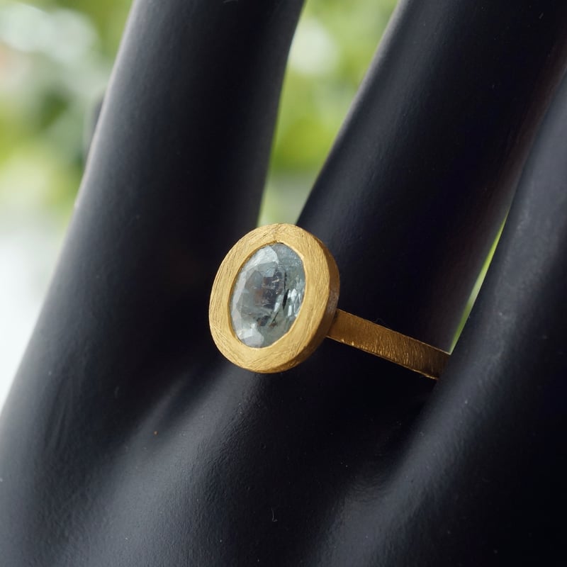 アクアマリン 18kベゼルのシルバーリング 【公式通販】