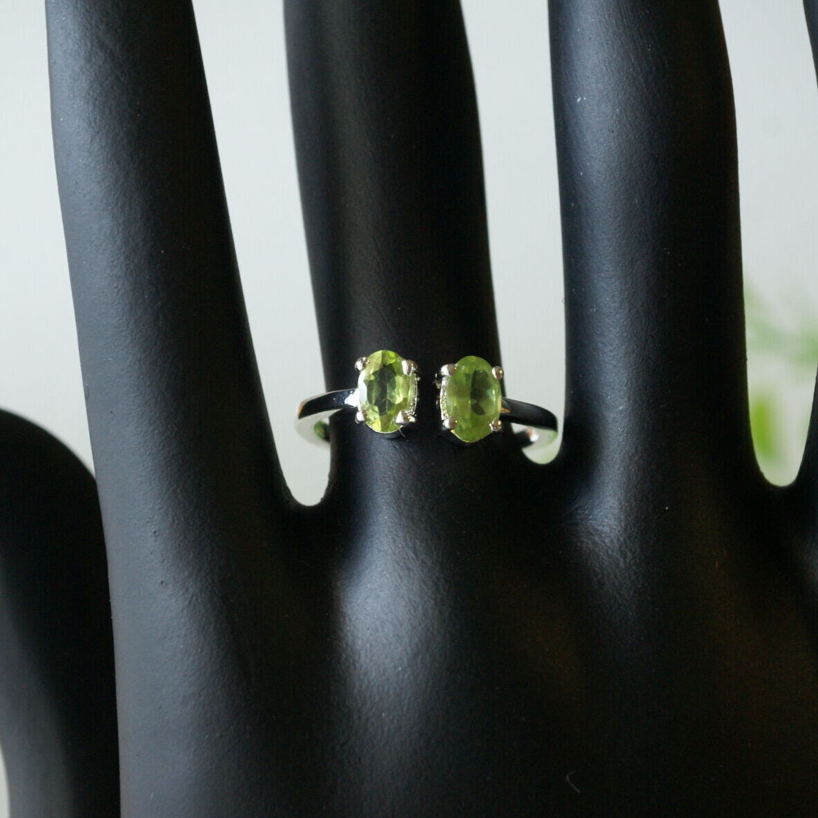 グリーン ペリドット フォークリング シルバー925 約12号（sv-688-3