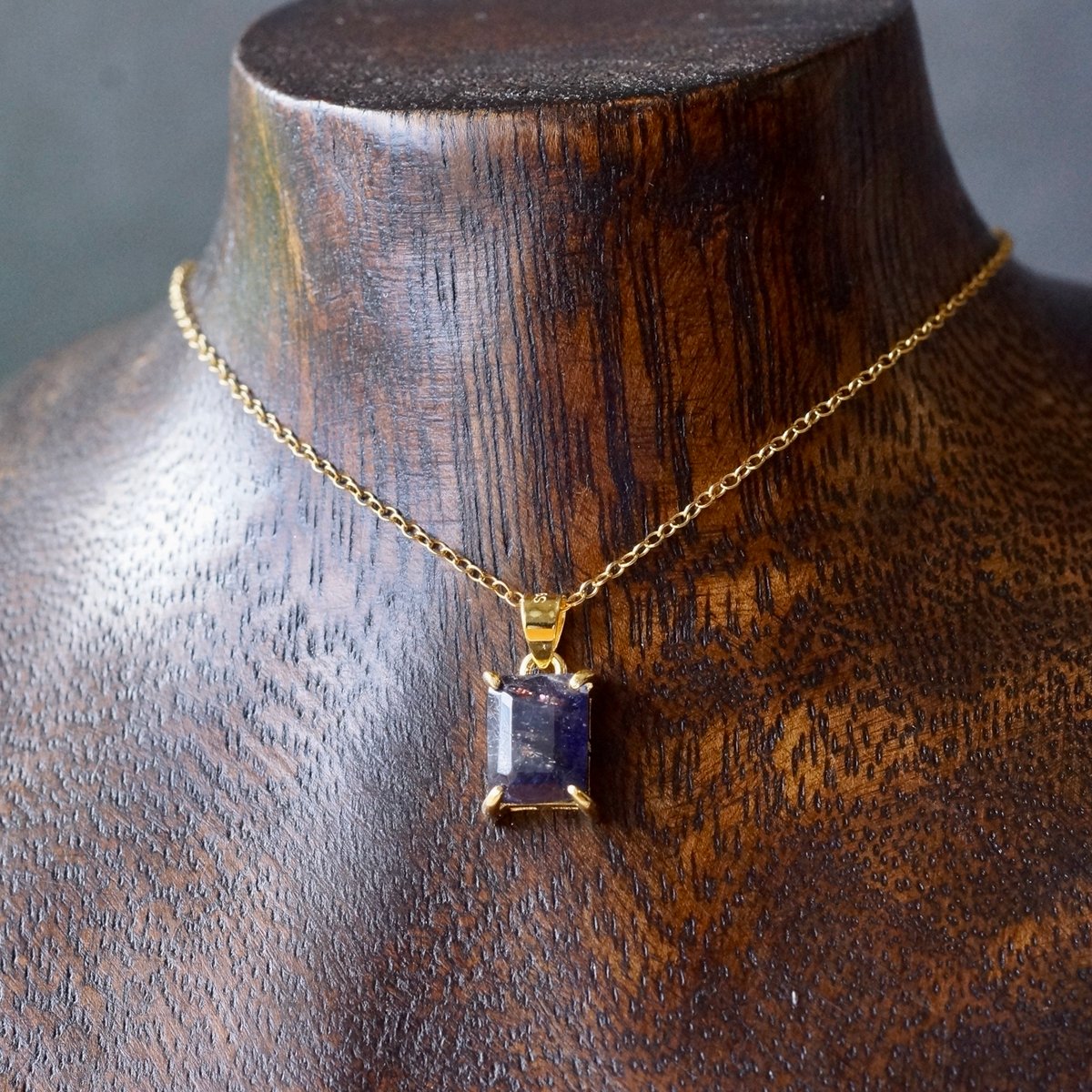 Handmade】ブラッドショット アイオライトサンストーン レクタングル