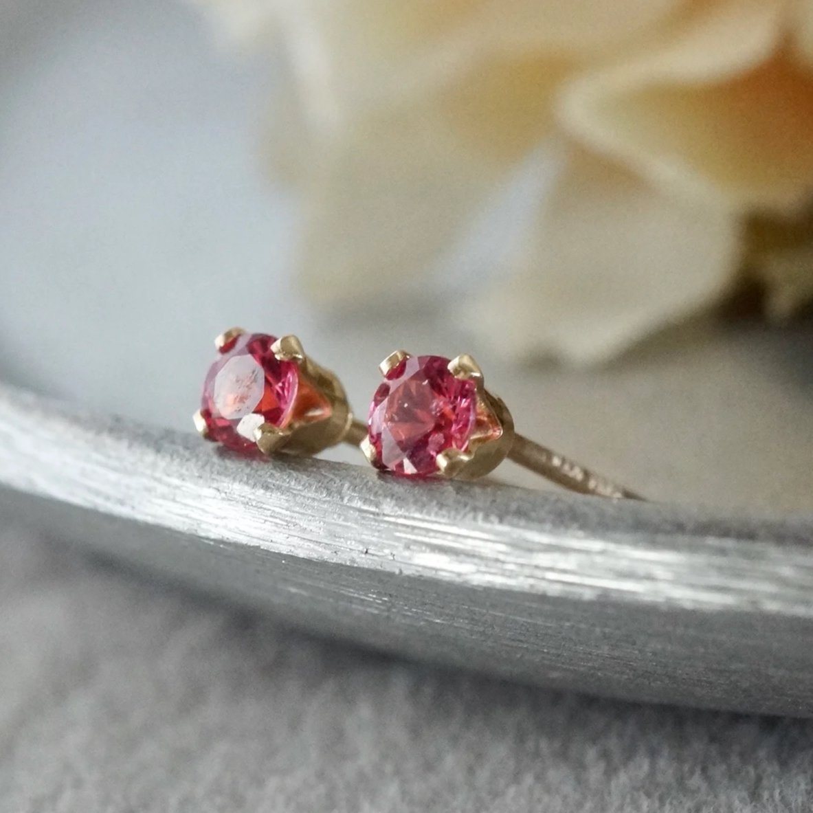 Handmade】レッドスピネル スタッドピアス 14kゴールドフィルド製 3mm 