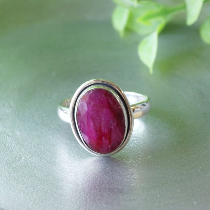 ルビー オーバルカット シルバーリング ルビー オーバルカット6×4 丸つぶ取り巻き シルバーSV925リング