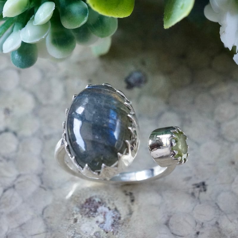 大特価◆レア！ブルーシラーラブラドライト silverの指輪(フリーサイズ) 大特価◇レア！ブルーシラーラブラドライト silverの指輪