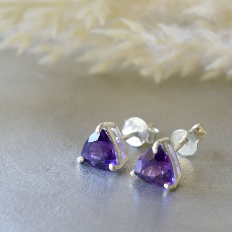 パープル アメジスト トリリアントシェイプ スタッドピアス シルバー