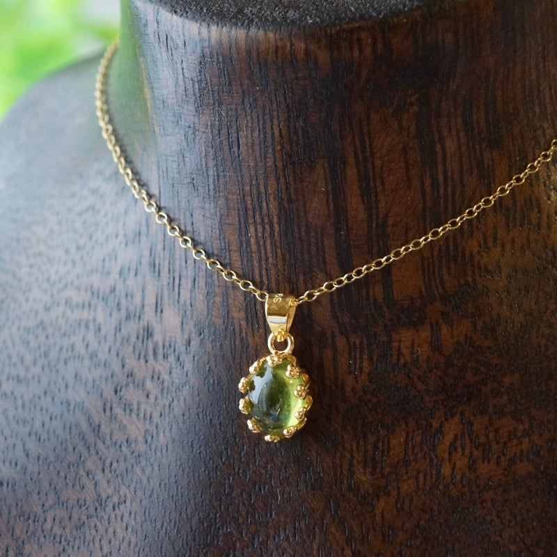 Handmade】ペリドット クラウンモチーフ ペンダントトップ 18kゴールド