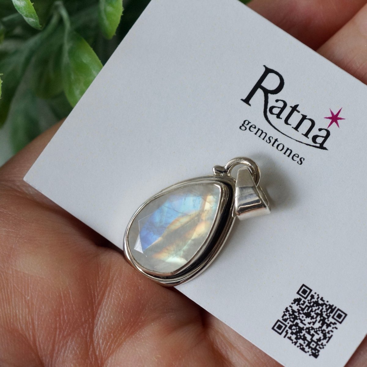 レインボームーンストーン ファセットカット ペンダントトップ