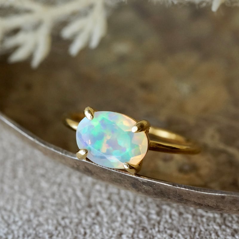 天然オパール指輪ゴールドカラーリング遊色たっぷりフリーサイズ 楽天市場】送料無料 オパール 指輪 遊色ぎらぎら SV手巻きリング opal