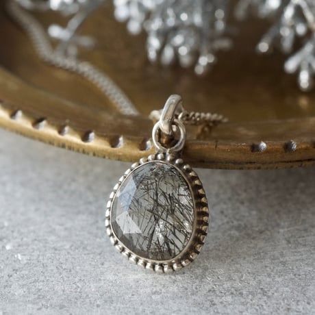 ブラックルチルクォーツ | STORES