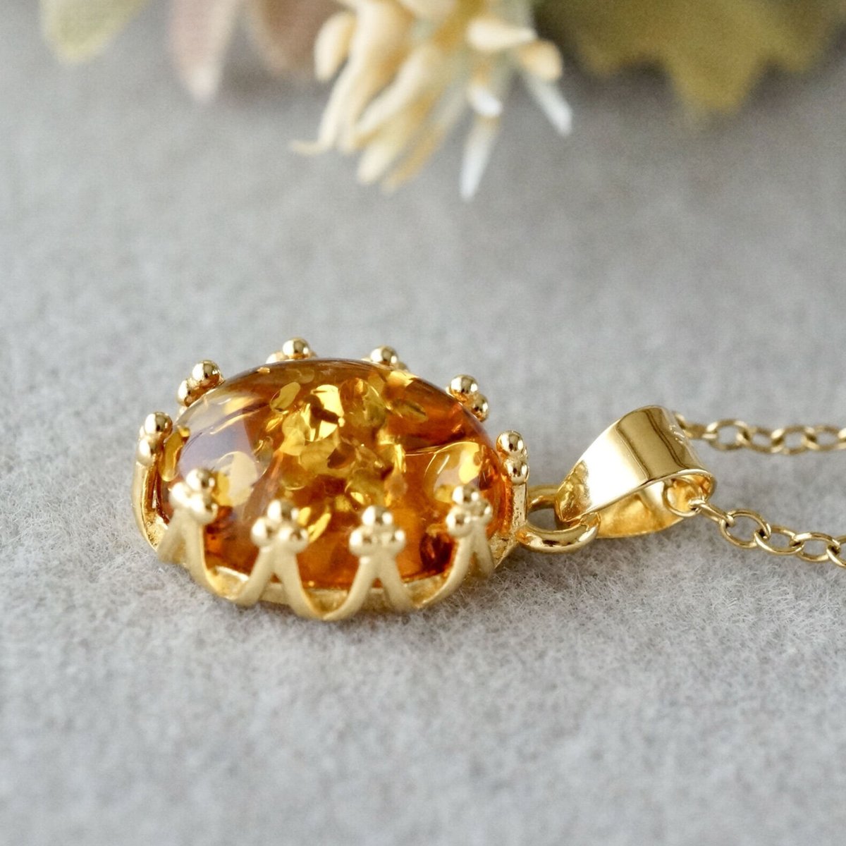 受注制作】アンバー（琥珀）クラウンモチーフ ペンダントトップ