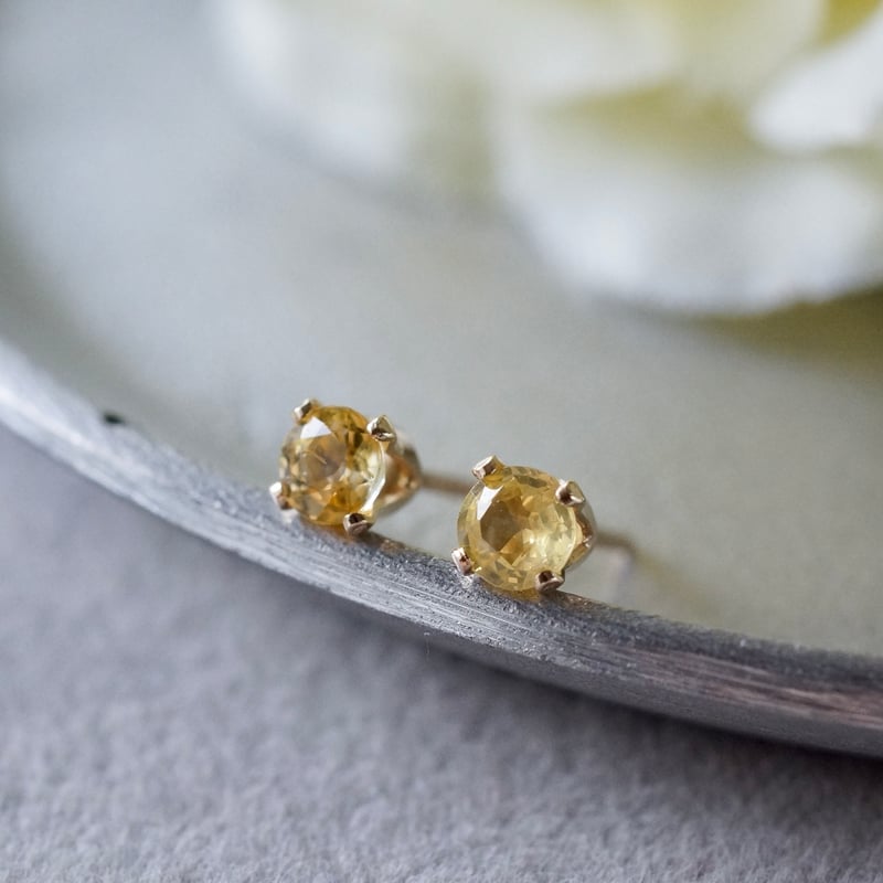 Handmade】イエローサファイア スタッドピアス 14kゴールドフィルド製