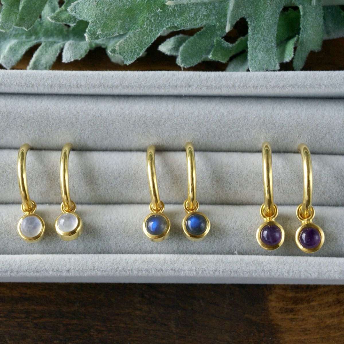 パープルストーン　フープピアス レインボームーンストーン ハーフフープピアス 18kゴールドプレーテド