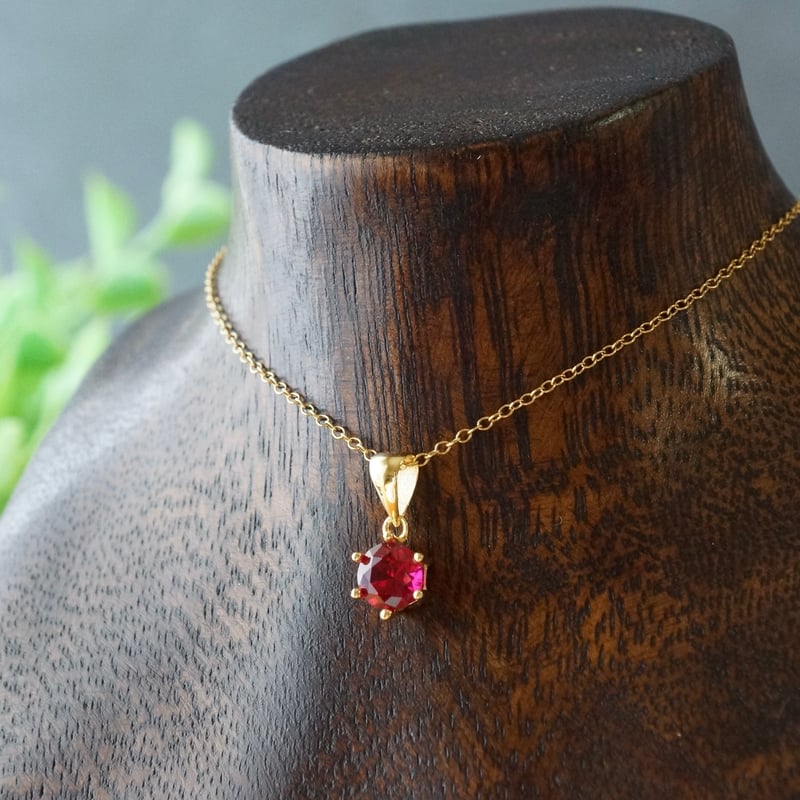 Handmade】合成ルビー ペンダントトップ 18kゴールドプレーテド Handmade】合成ルビー ペンダントトップ 18kゴールドプレーテド