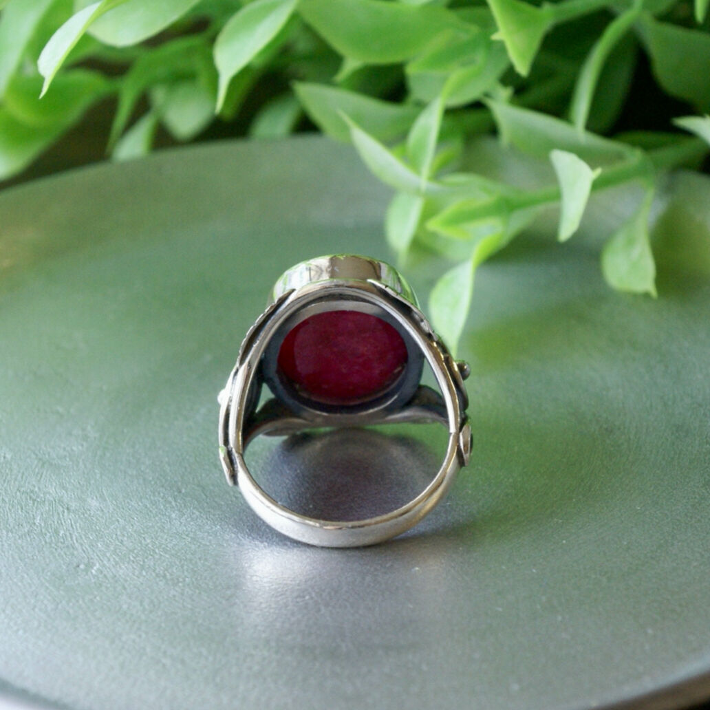 レッド ルビー オーバルシェイプ リーフモチーフリング シルバー925