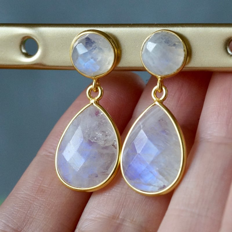 9/30まで出品⭐︎ MHT レインボームーンストーン　ピアス 9/30まで出品⭐︎ MHT レインボームーンストーン ピアス 9/30まで出品