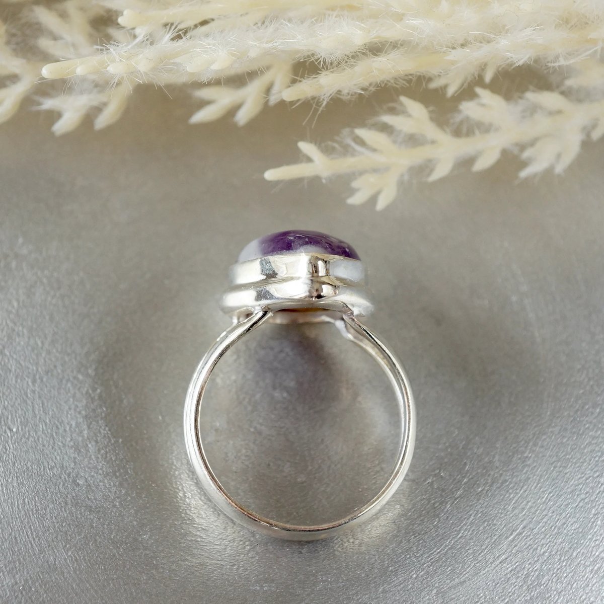 シェブロンアメジスト ペアーシェイプリング シルバー925 約15号（sv