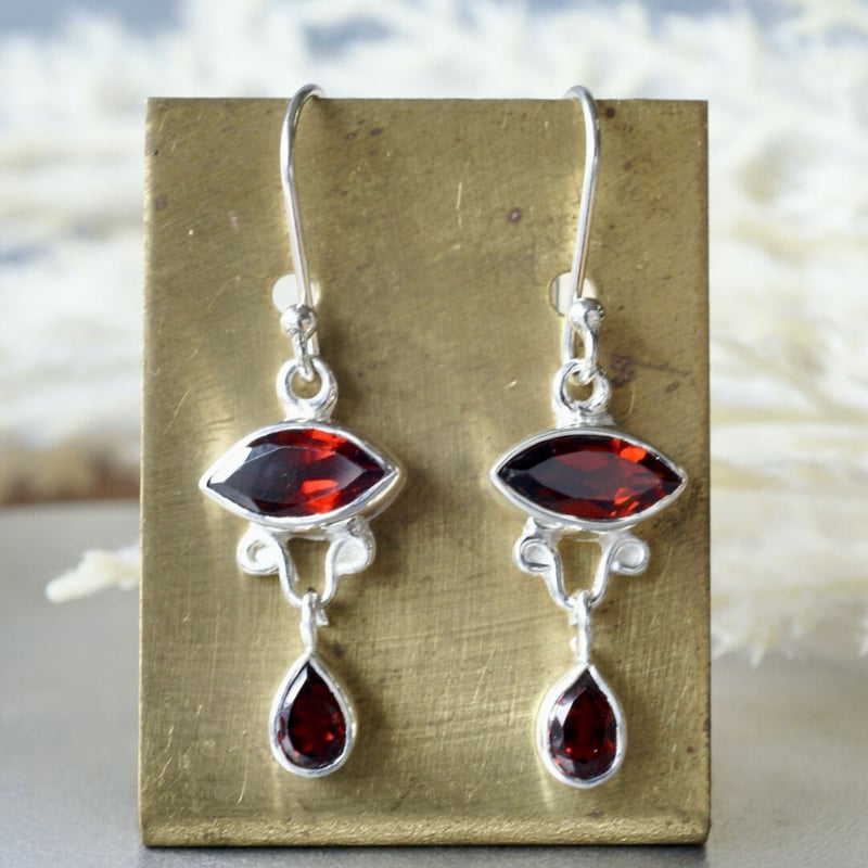 ○ガーネット スイングフックピアス シルバー925 （sv-167-3） | Ratna