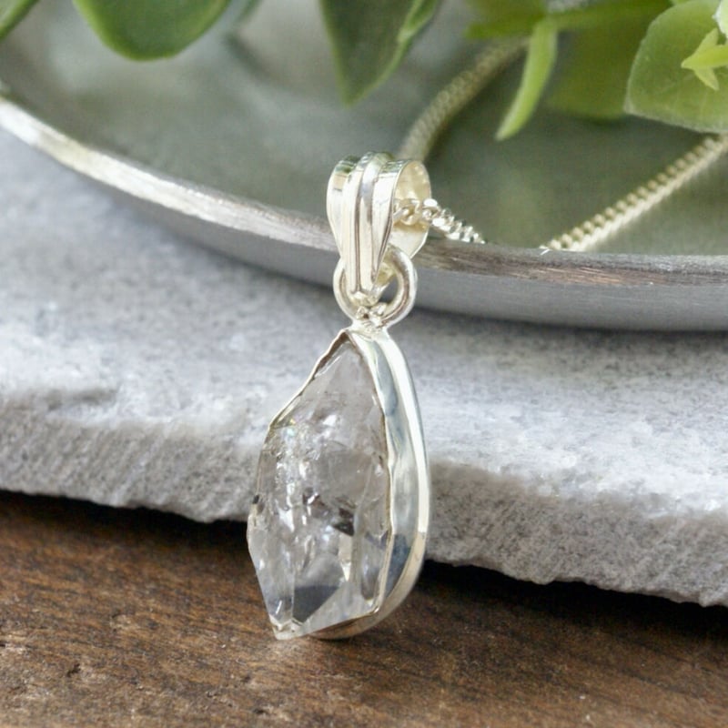 ハーキマーダイヤモンド（水晶） ラフカット ペンダントトップ