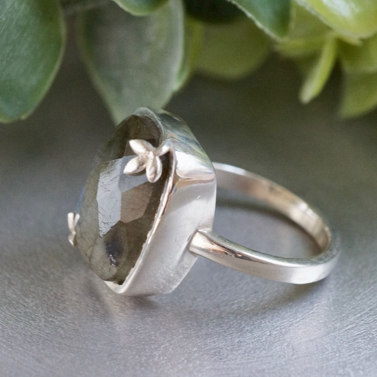 ラブラドライト シルバーリング crescent moon silver ラブラドライト シルバーリング crescent moon silver Sterling