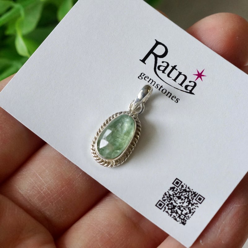 グリーンカイヤナイト ローズカット ペンダントトップ シルバー