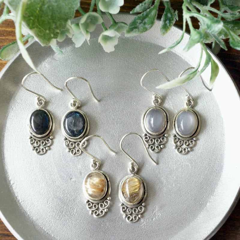 ○グレームーンストーン カボションカット エスニックピアス シルバー