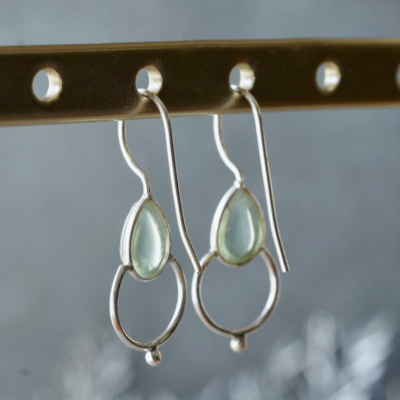 グリーン プレナイト ペアーシェイプ フックピアス シルバー925 （sv