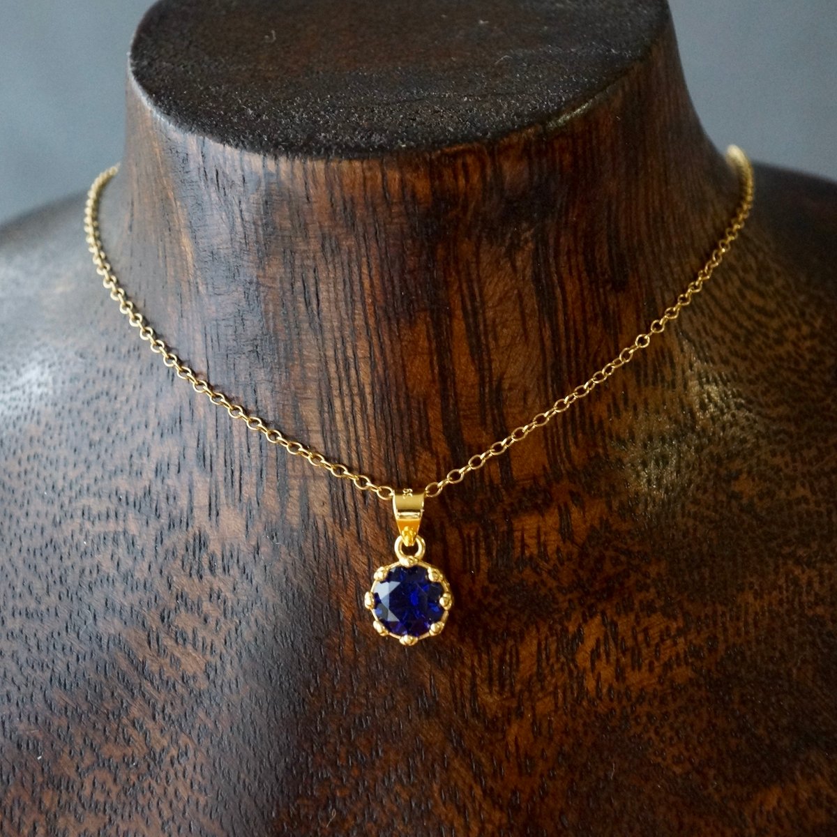 Handmade】ロイヤルブルー 合成サファイア クラウンモチーフ