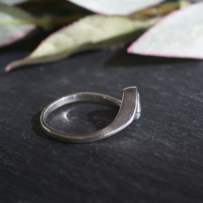 ブルートパーズ ねじりリング シルバー925 約10.5号（sv-283-3