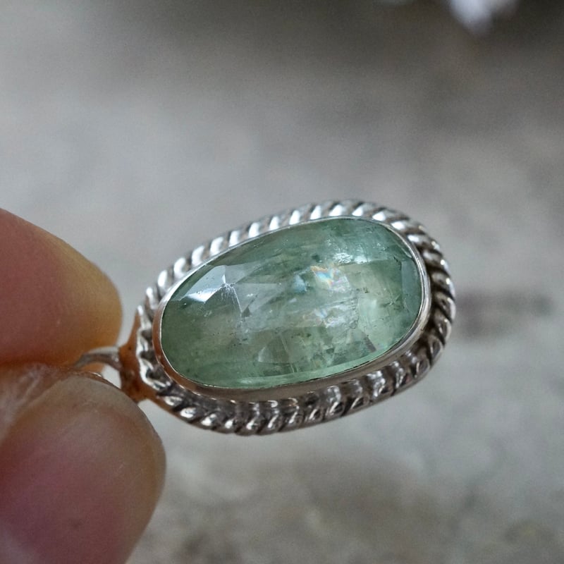 グリーンカイヤナイト ローズカット ペンダントトップ シルバー925