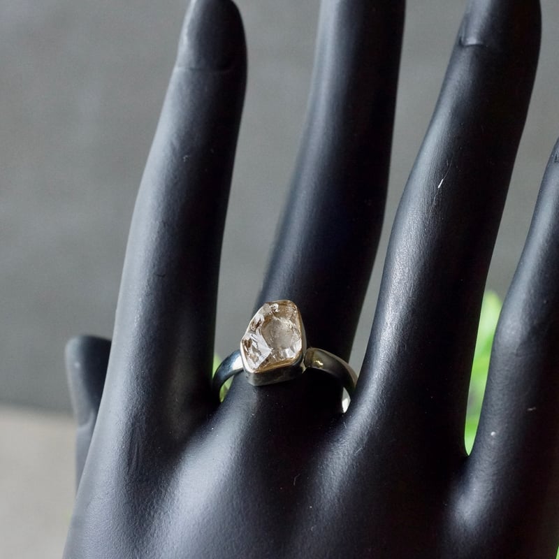 オイルイン ハーキマーダイヤモンド（水晶） ラフカットリング