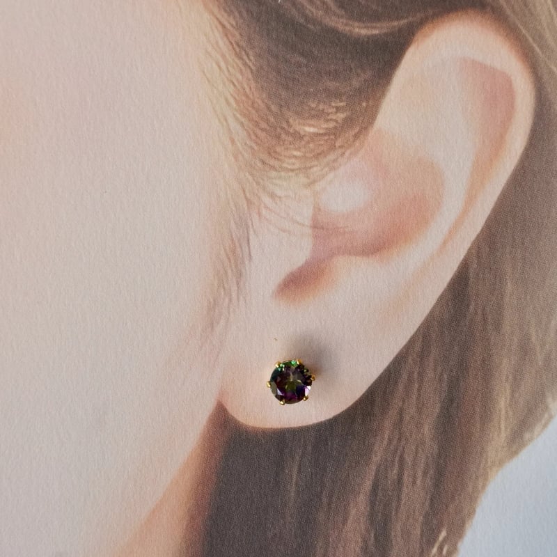 スティーブン デュエック☆クオーツ スタッドピアス☆ スティーブン