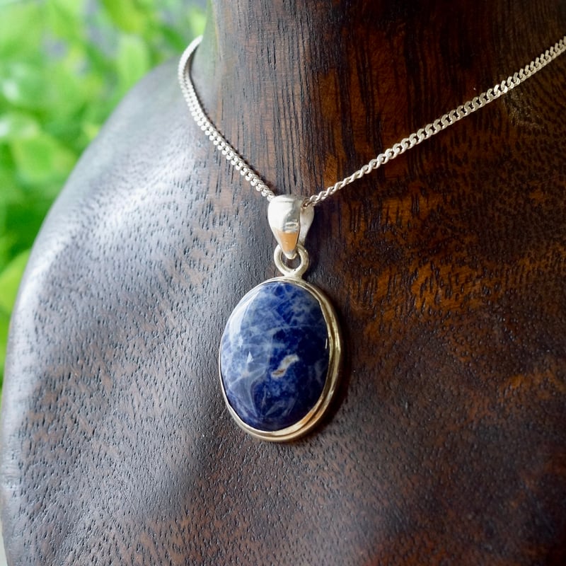 ソーダライト オーバルシェイプ ペンダントトップ シルバー925（sv-771